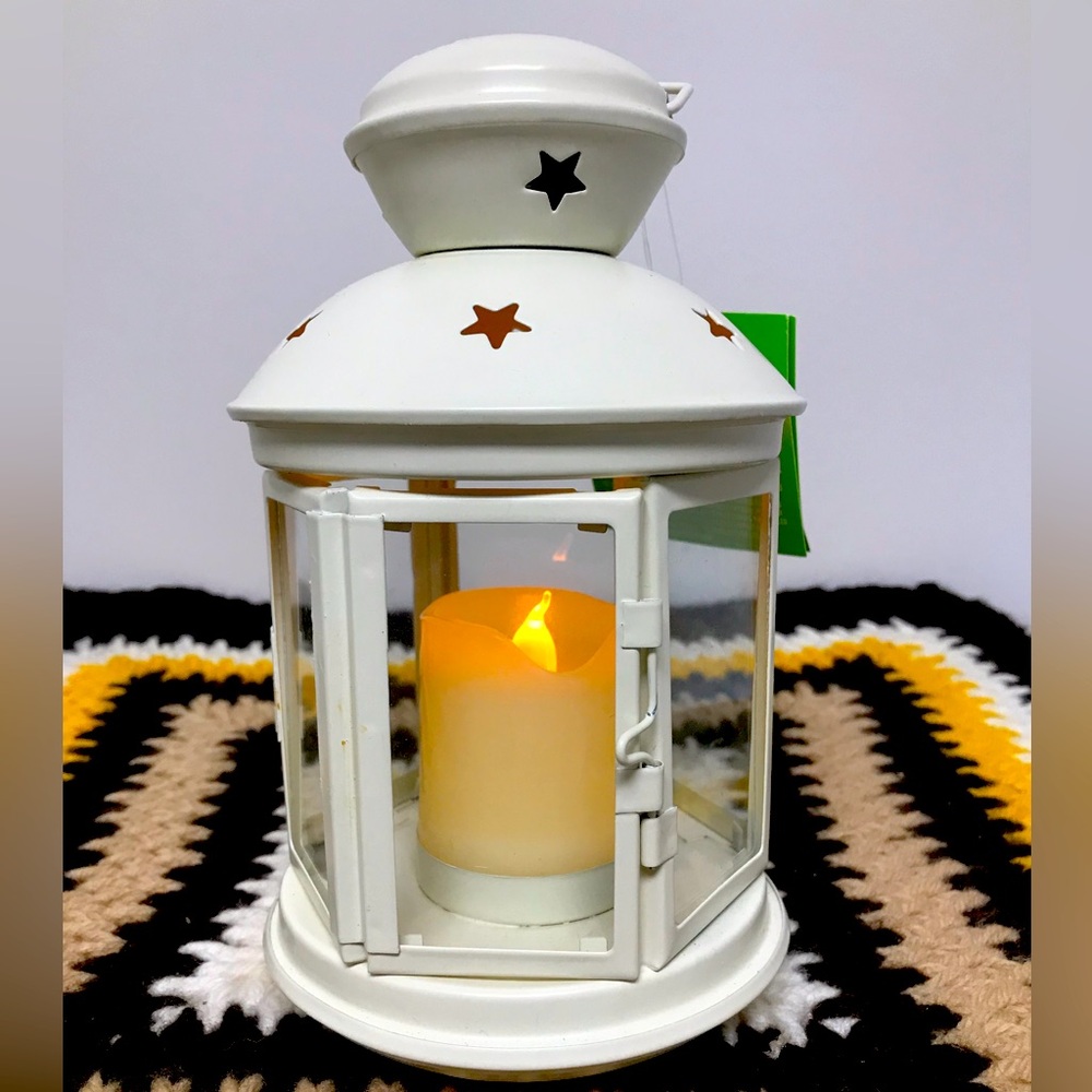 Colonial Candle Lantern - Picture 2 of 3